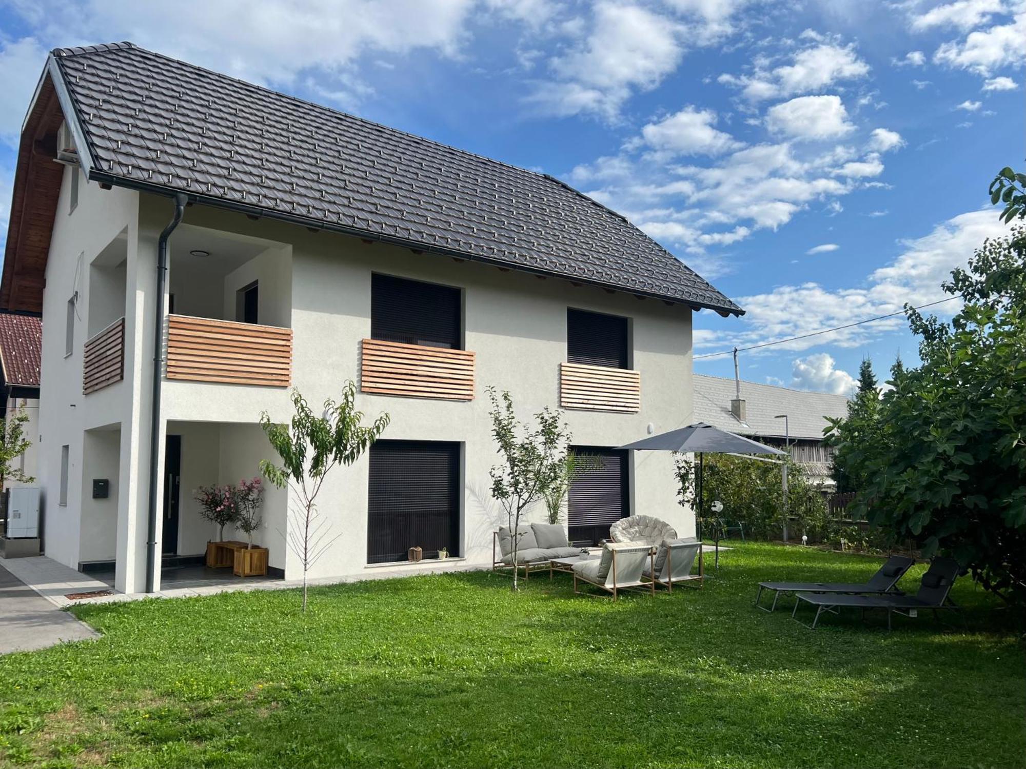 Aura Apartments Zirovnica Exterior foto