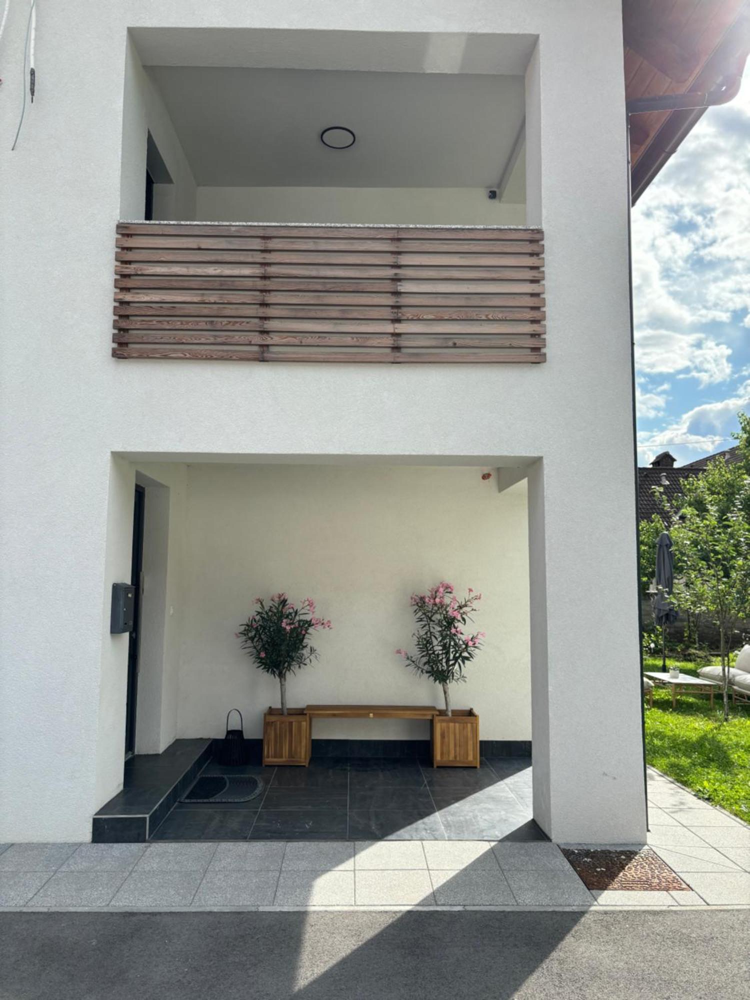 Aura Apartments Zirovnica Exterior foto